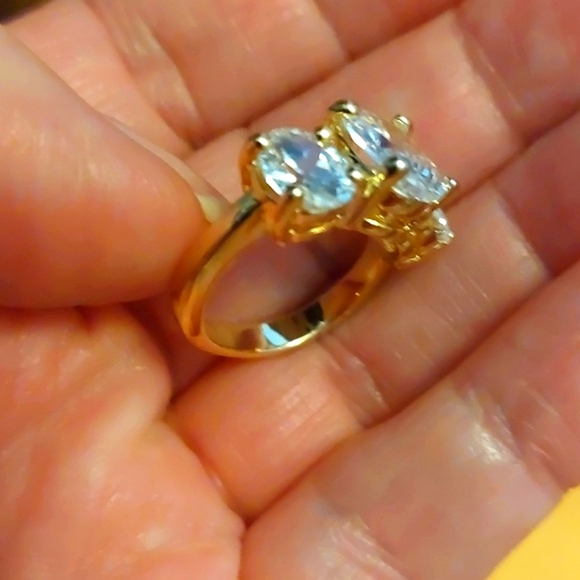 Goldtone 3-stone CZ Ring Size 5 - Picture 5 of 5